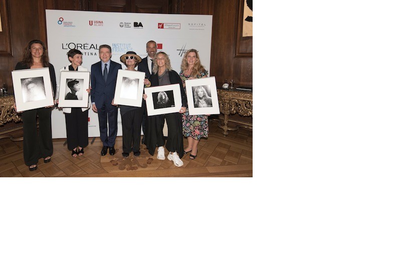 El Embajador de Francia junto a Mujeres argentinas homenajeadas en el Libro Harcourt